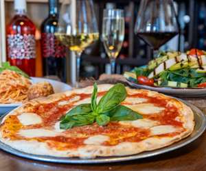 Delicious margarita pizza from Pizza Gorda. 